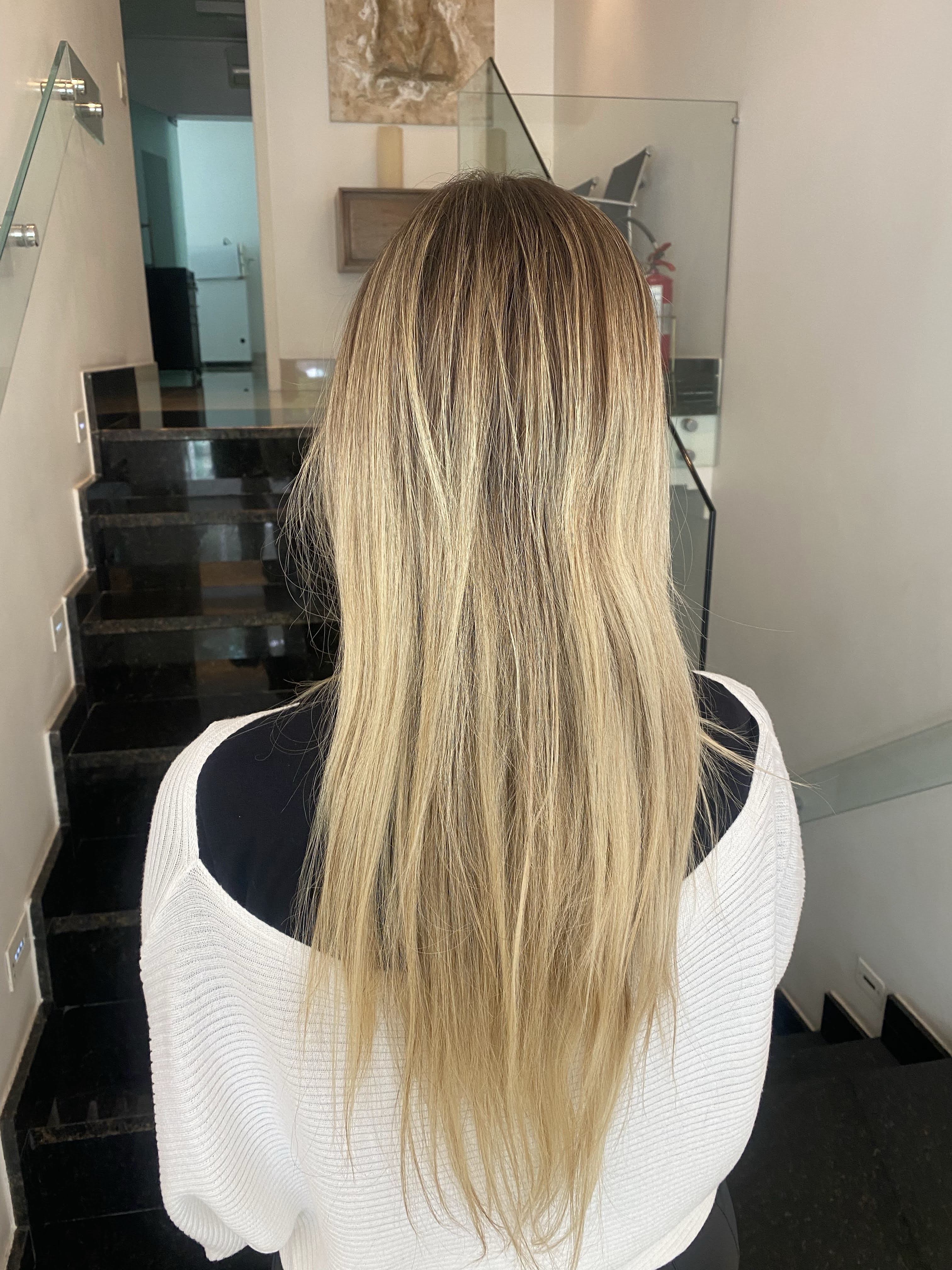 Mechas loiras Studio Fortunato